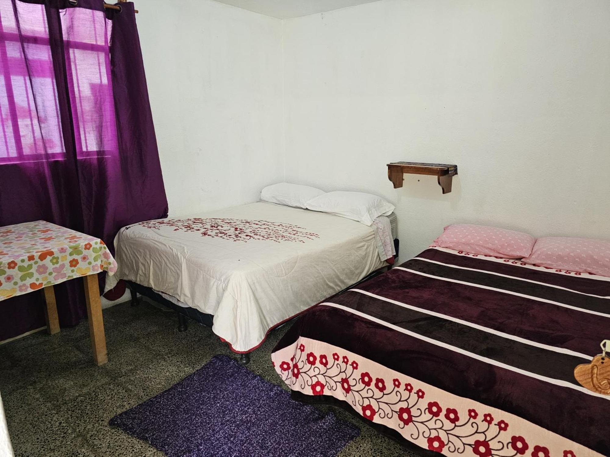 Hostal The Friends Panajachel Eksteriør billede